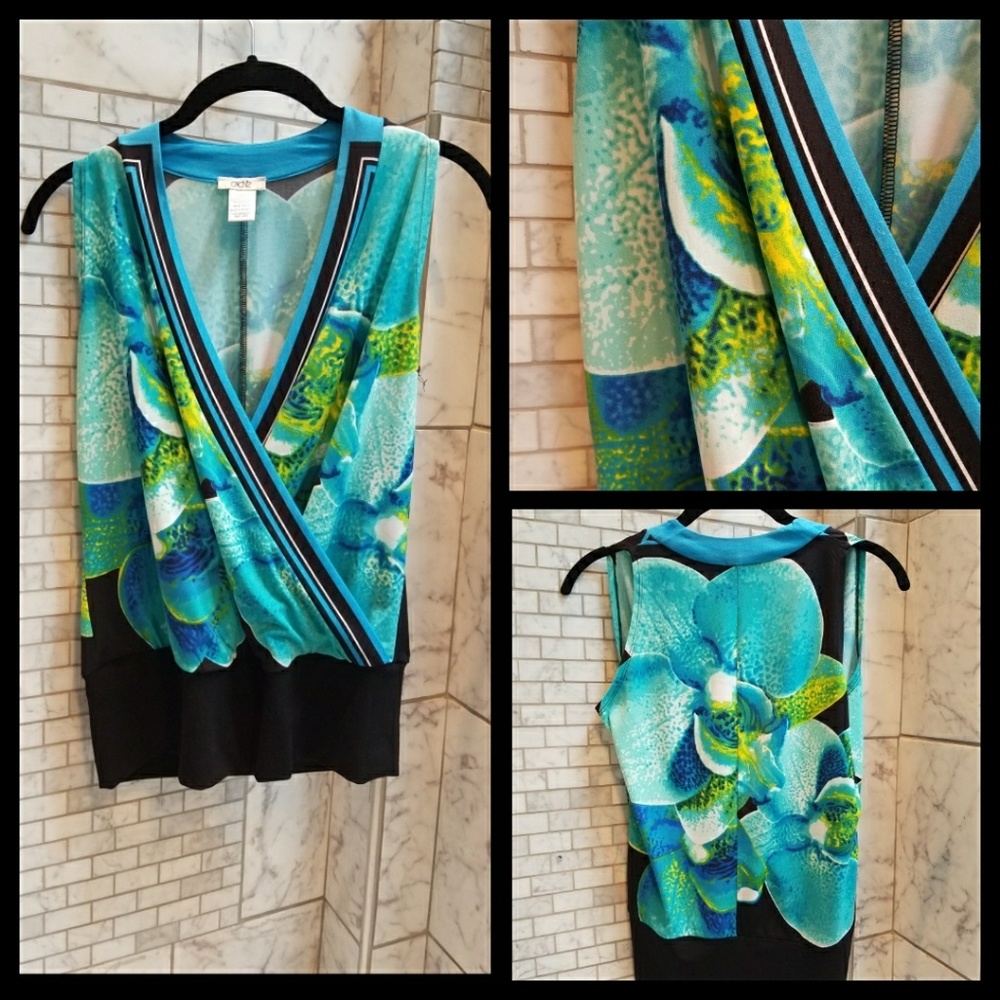 Floral Tropical Print Deep V-NeckTop